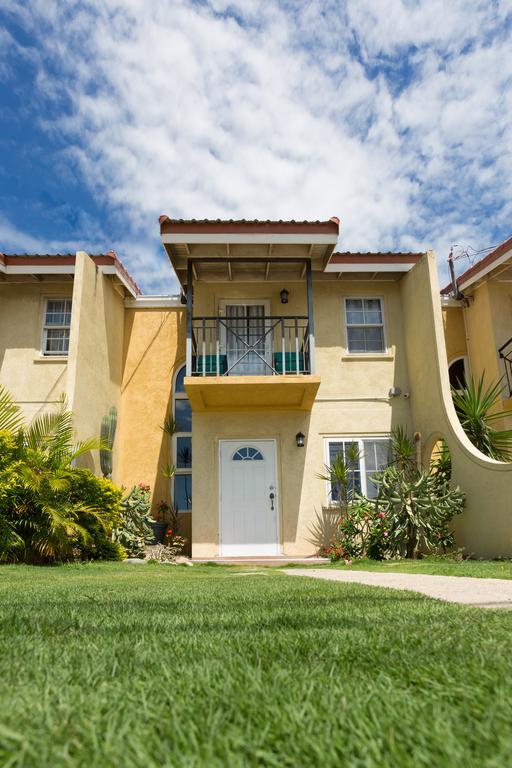 The Oasis I, Portmore Country Club Екстер'єр фото