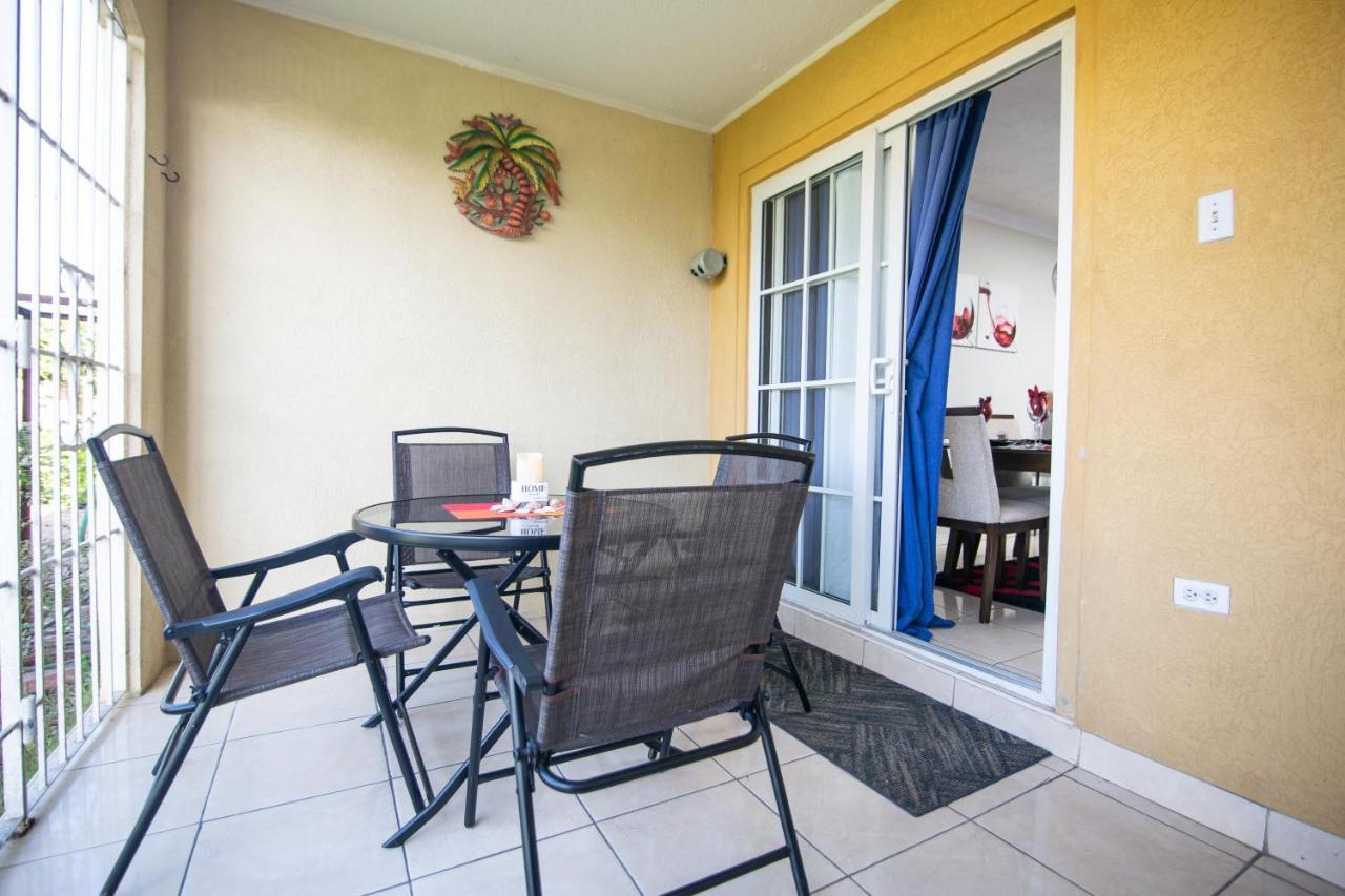 The Oasis I, Portmore Country Club Екстер'єр фото