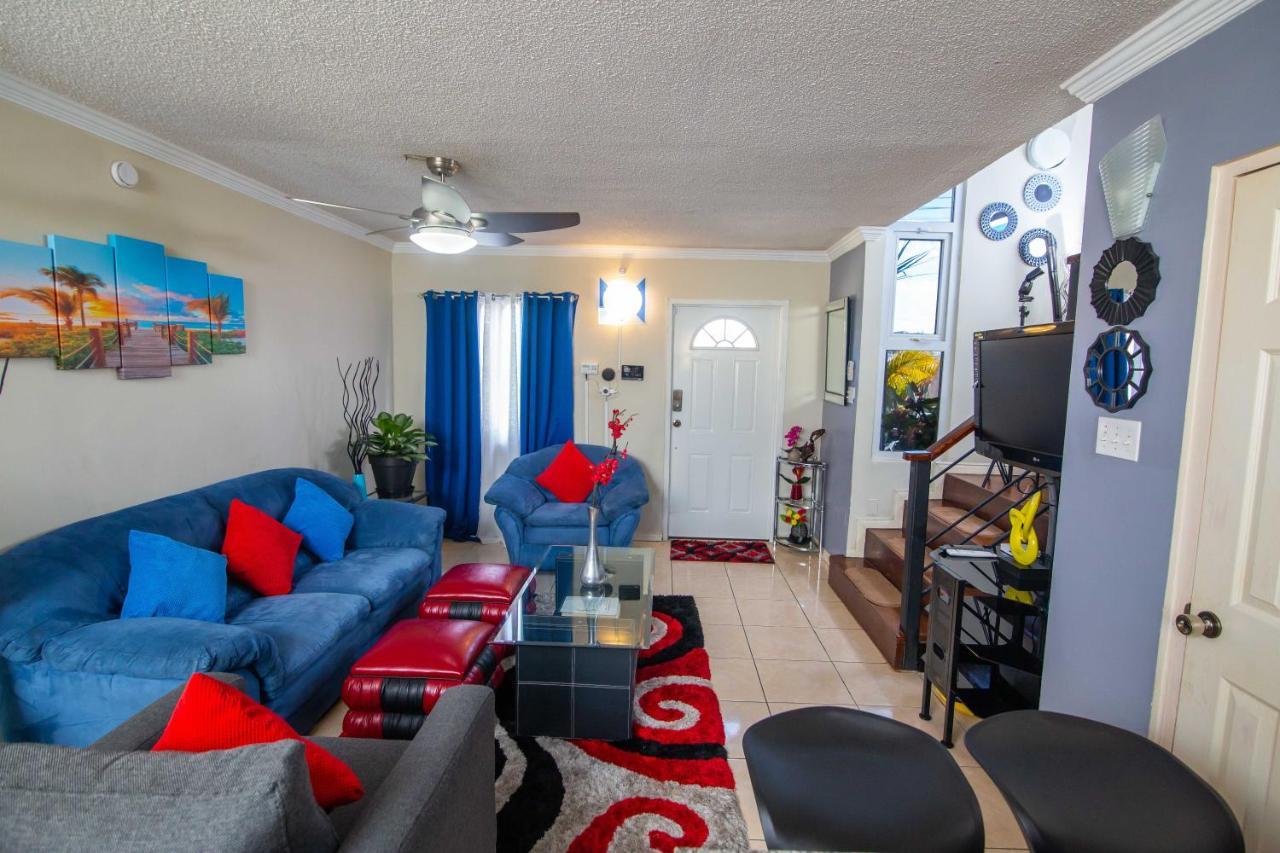 The Oasis I, Portmore Country Club Екстер'єр фото
