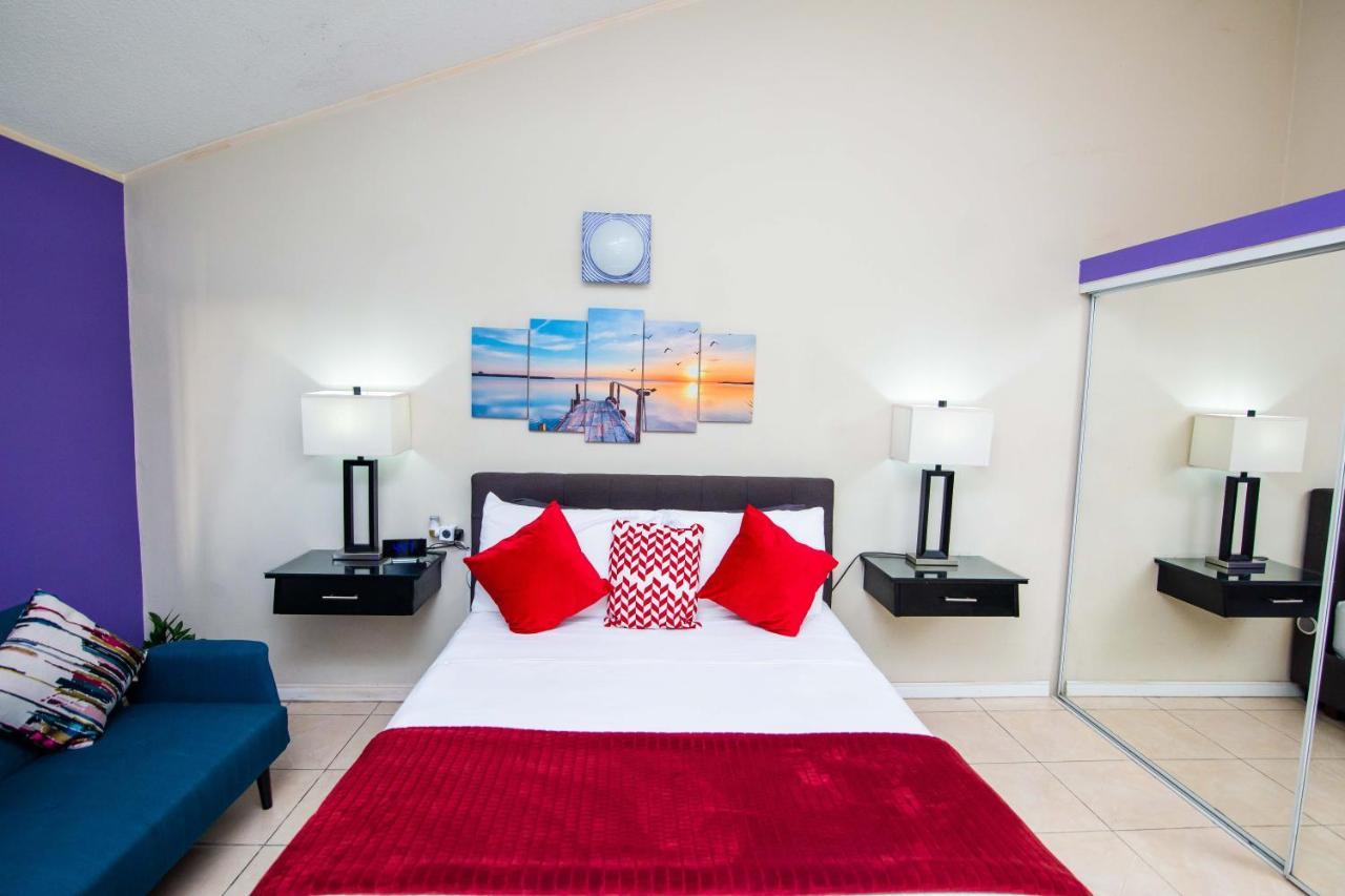 The Oasis I, Portmore Country Club Екстер'єр фото